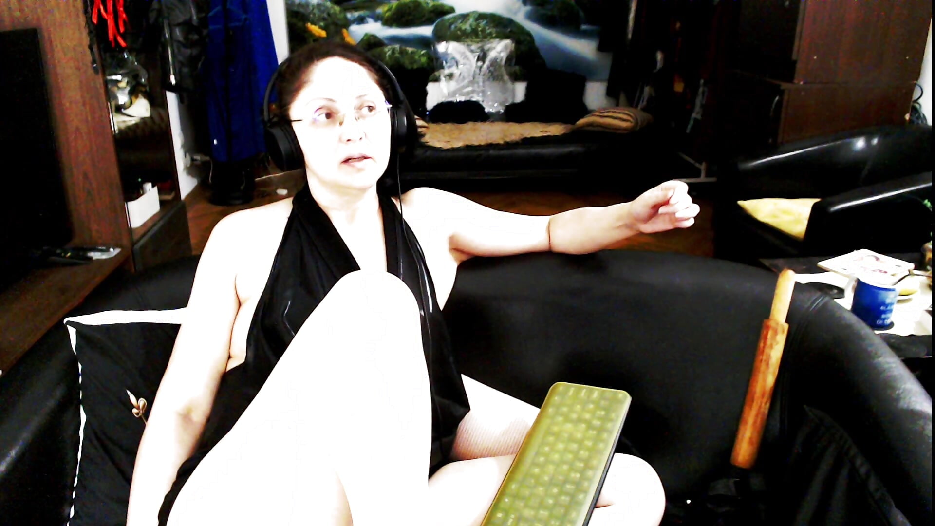 Definition of hooker who offer hook up. We are in hunger games, I deserve/want more credits/tokens! - video by Imperatriza cam model