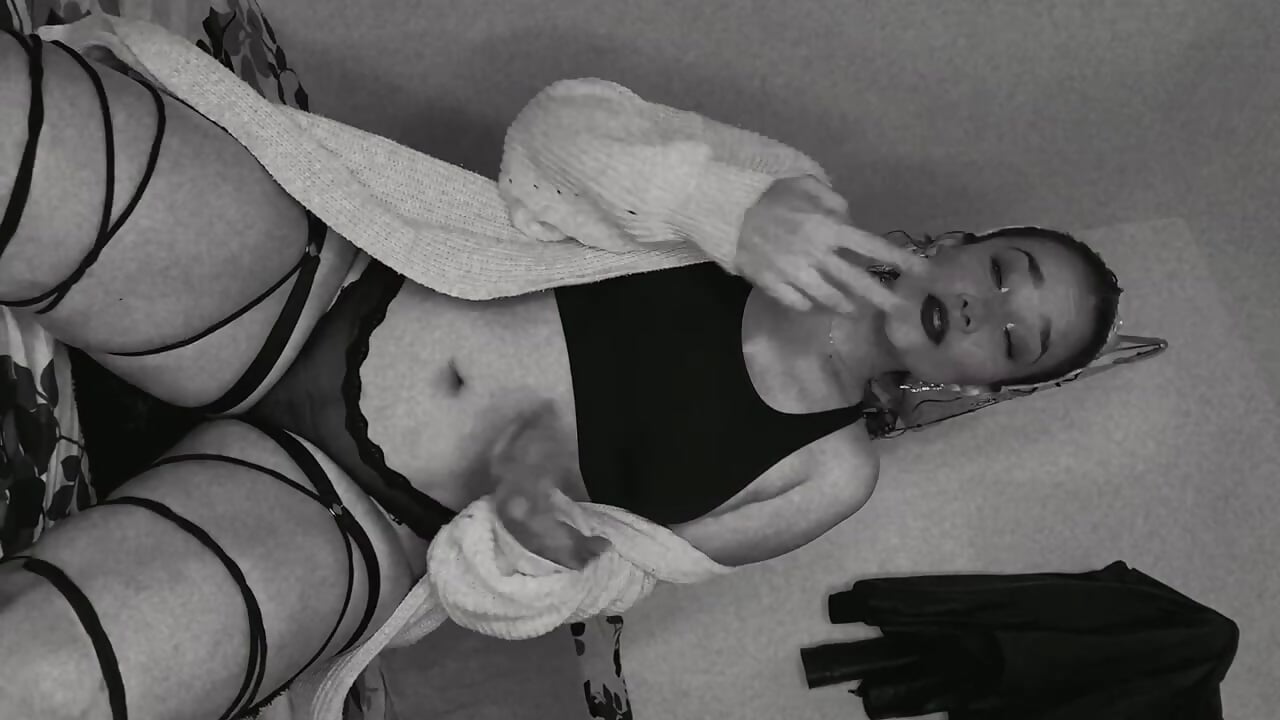 sexy yeah 🔥🔥 - video by amber_demons2021 cam model