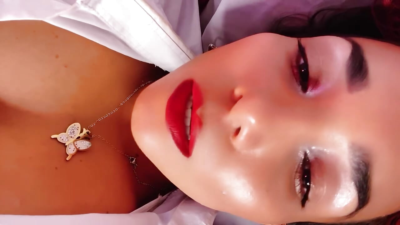 my face 😍😍 - video by amber_demons2021 cam model