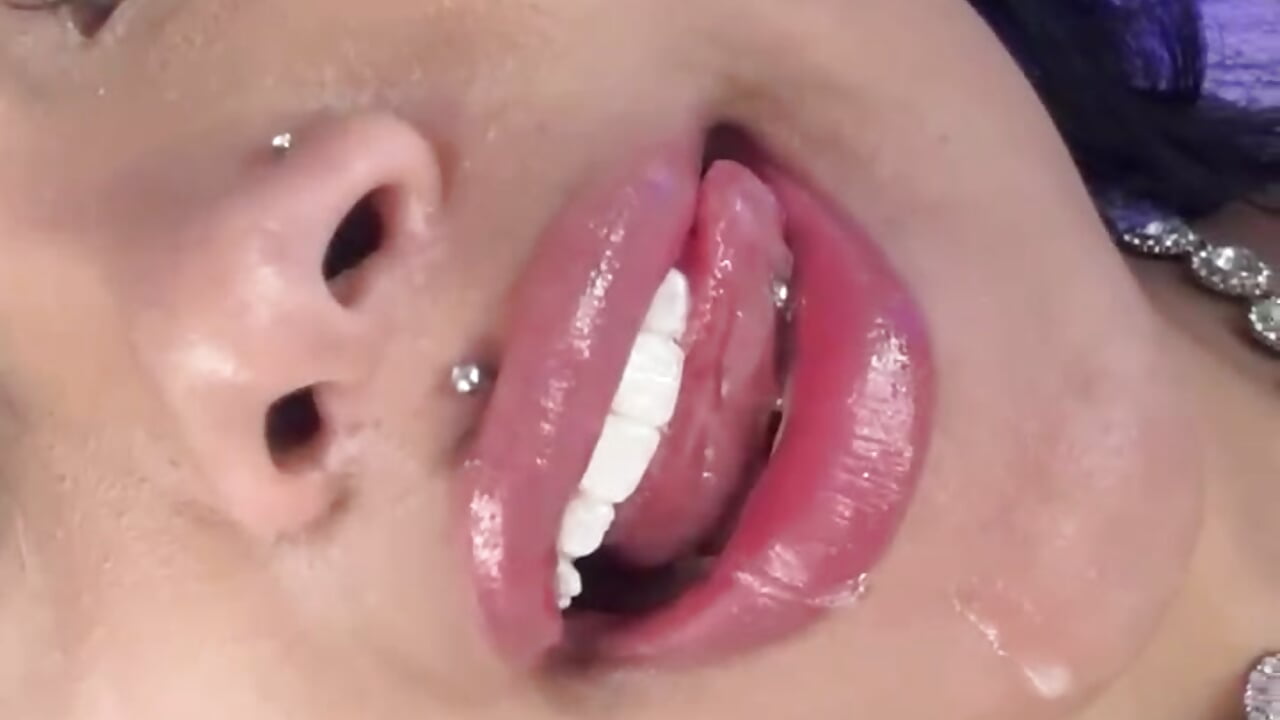 Big lips, sexy sloppy and tight blowjob - فيديو من MarianaGarciaa__ موديل الكام