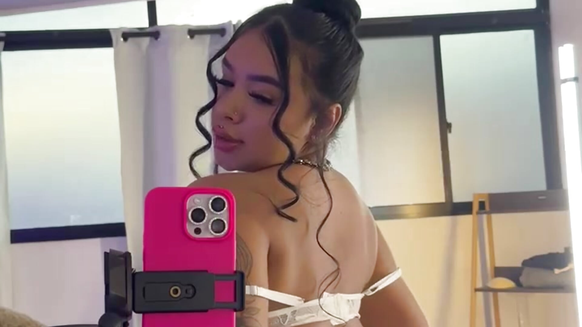 Big ass, sensual, cute Latina brunette with a confident twerk vibe.🔥🥵 - Video von MarianaGarciaa__ Cam-Model