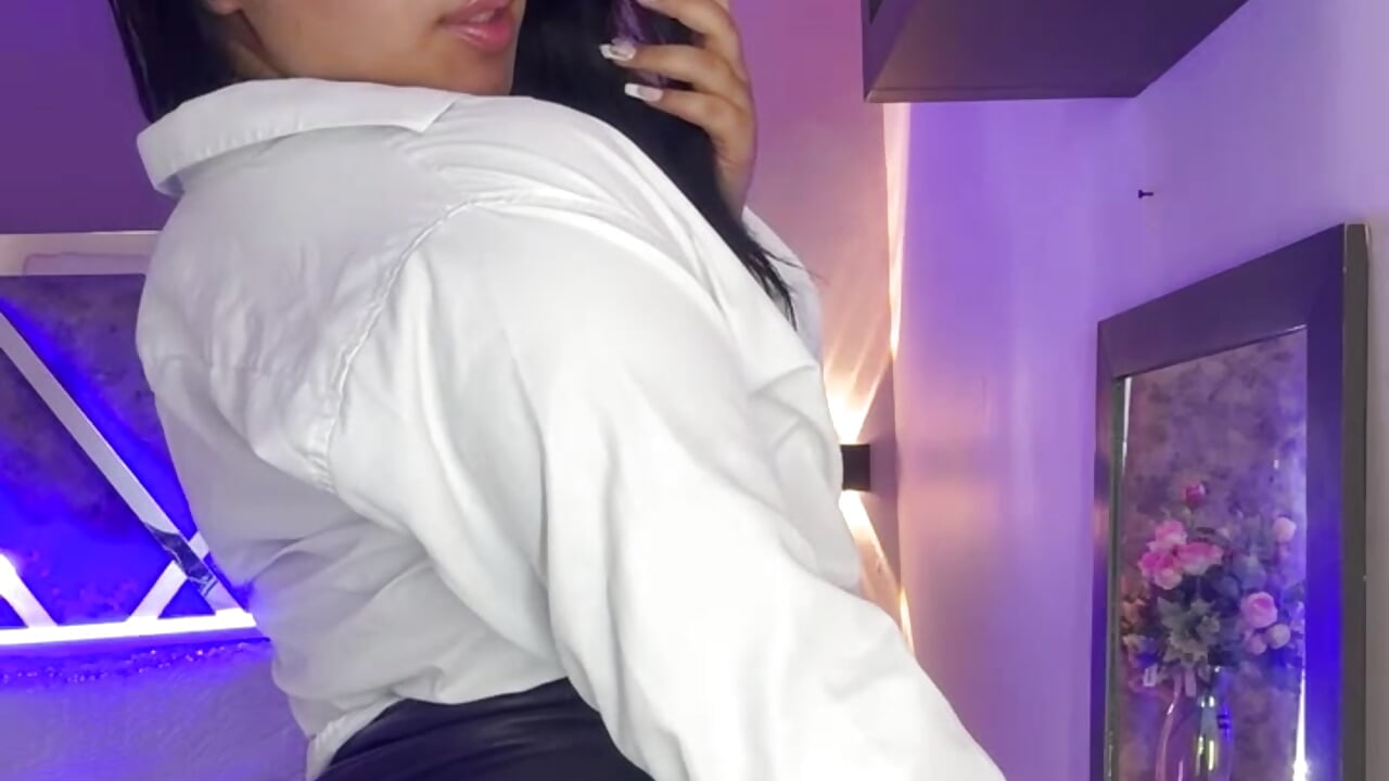 I have your files... and a few secrets under my skirt - 視頻由 MarianaGarciaa__ 主播提供