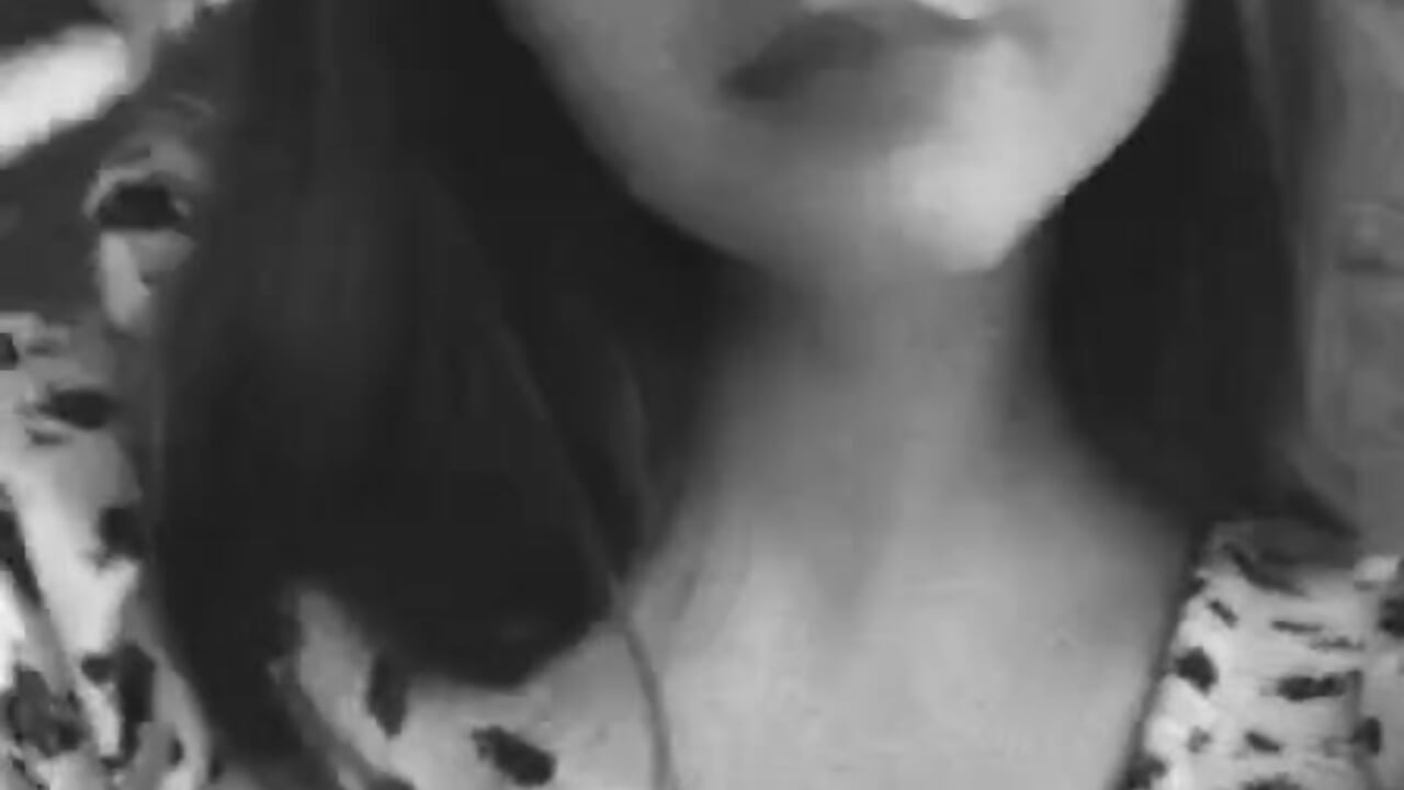 Walking ^..^ - video by StephanieVi cam model