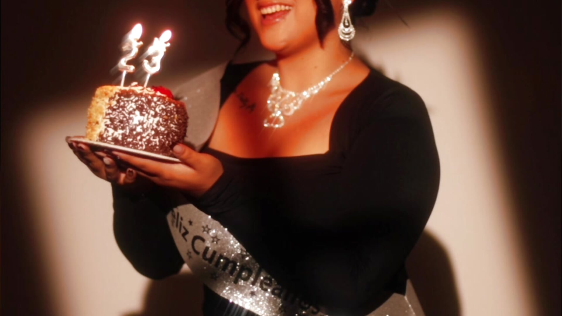 23 years 💕 - video by sabrinamilani cam model