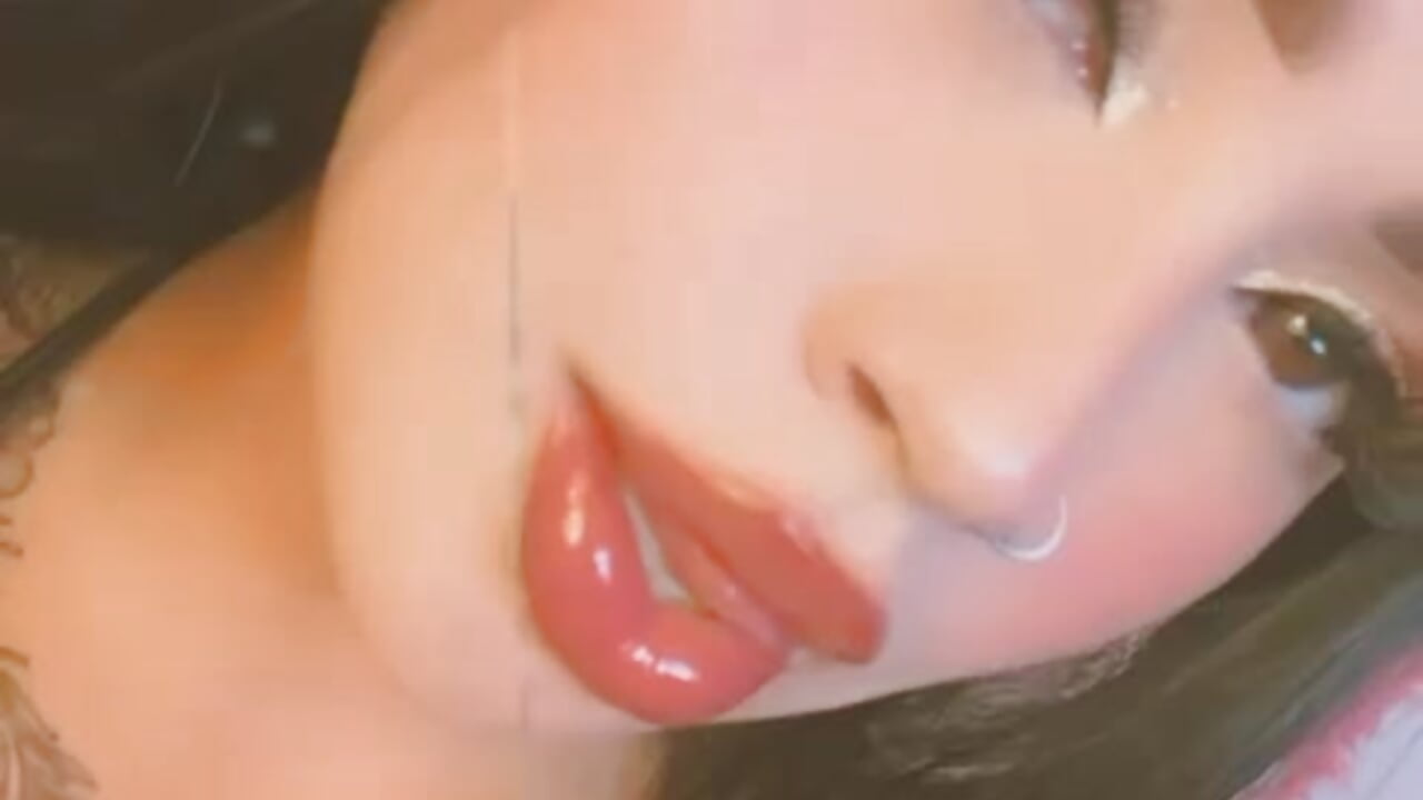 saludos 😈 - video by Naia-sweet cam model