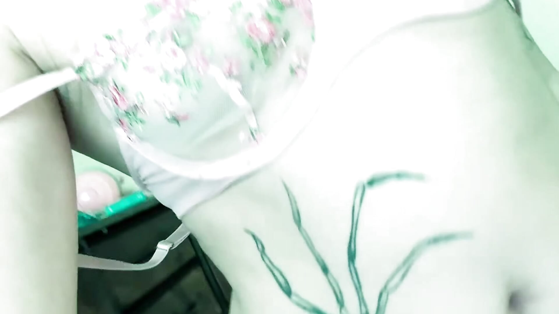 a cute little tiktok<3 - video by cy3errbunnyy cam model