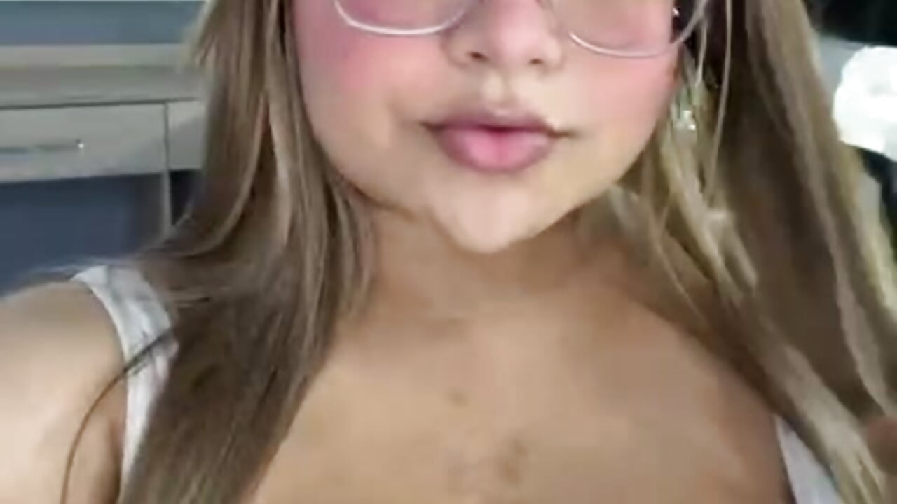 Sweet face, dirty thoughts  💋 - video od modelky/modela Celeste_Mcs_