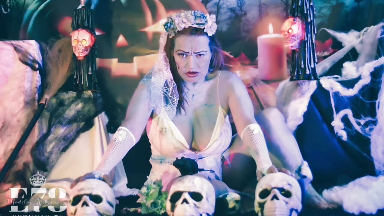 Halloween－カメラキャストのWife_sexxxの動画