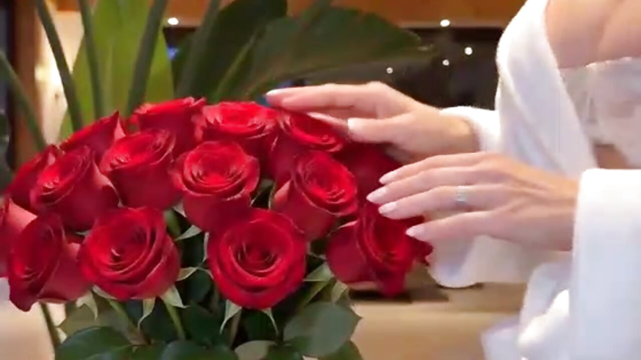 Ahhh...le rose - video by donna-sexy cam model