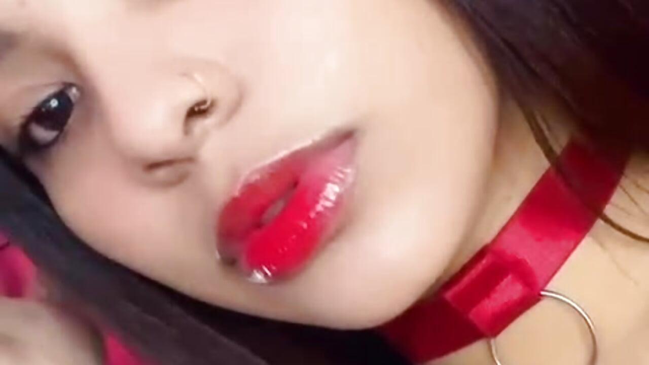 Tell me something sweet… or just kiss me, that works too - vidéo du modèle de showcams littleebonny