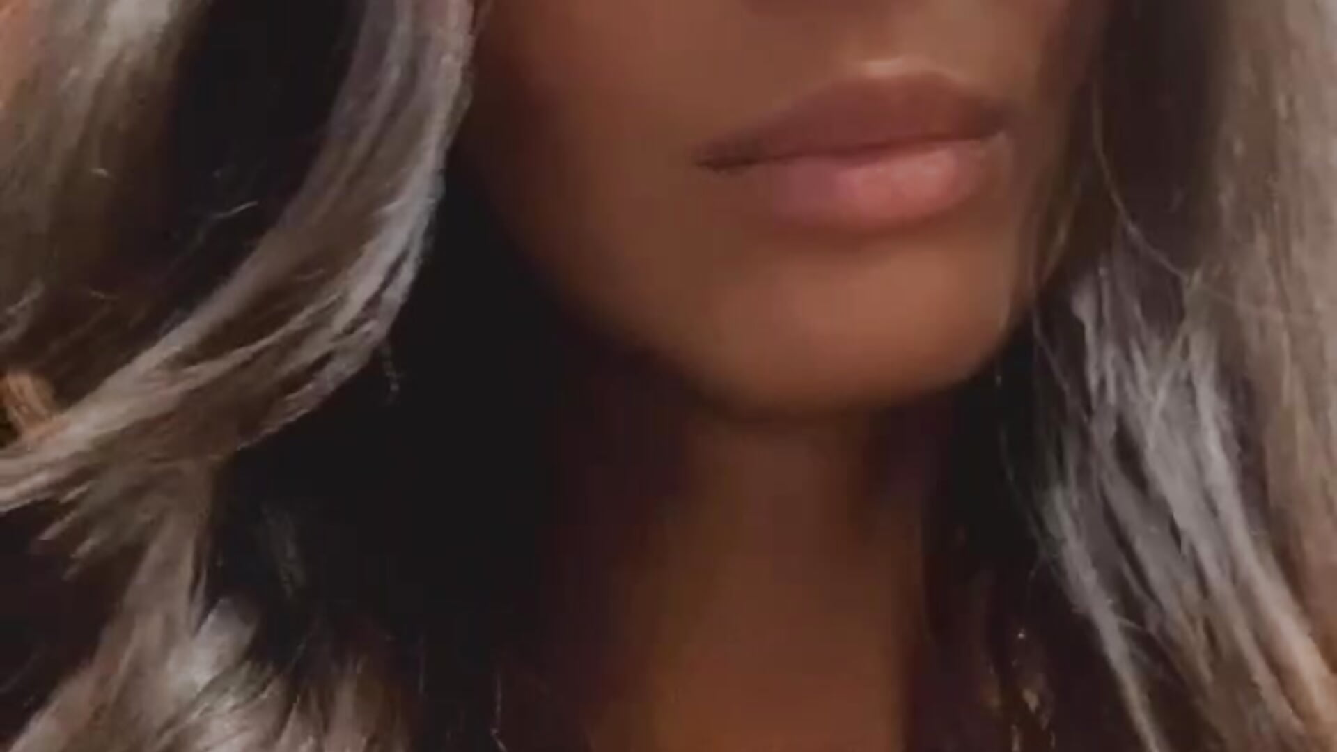 hello its me - فيديو من EmilyReal موديل الكام