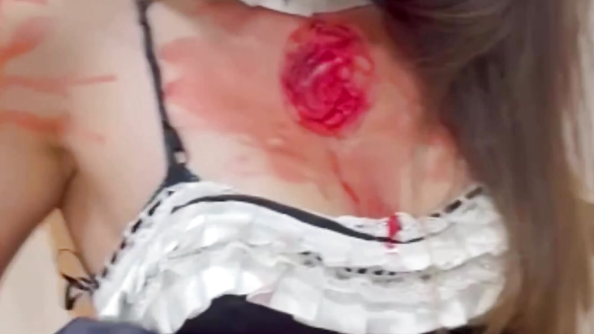 Damn sexy  housewife
