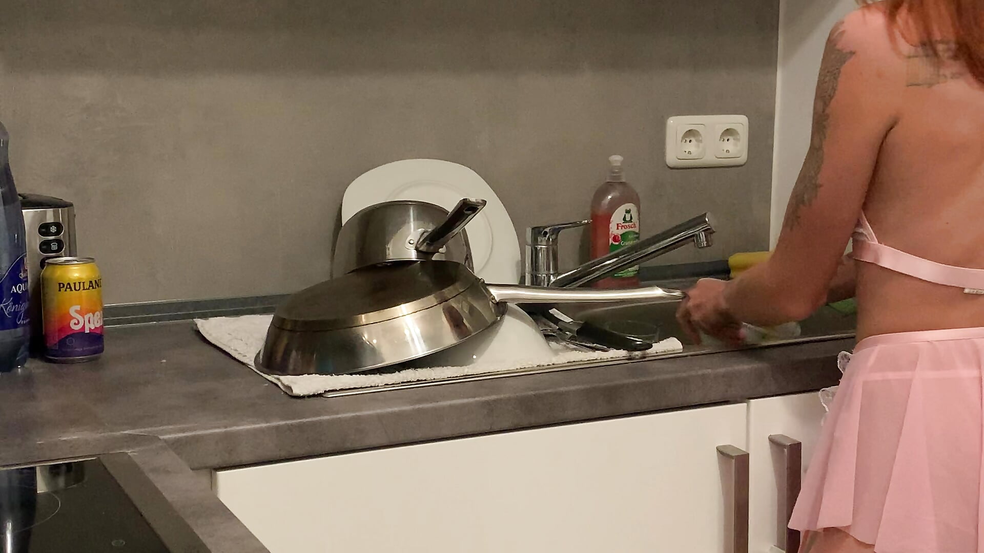 Cleaning my kitchen in sexy lingerie