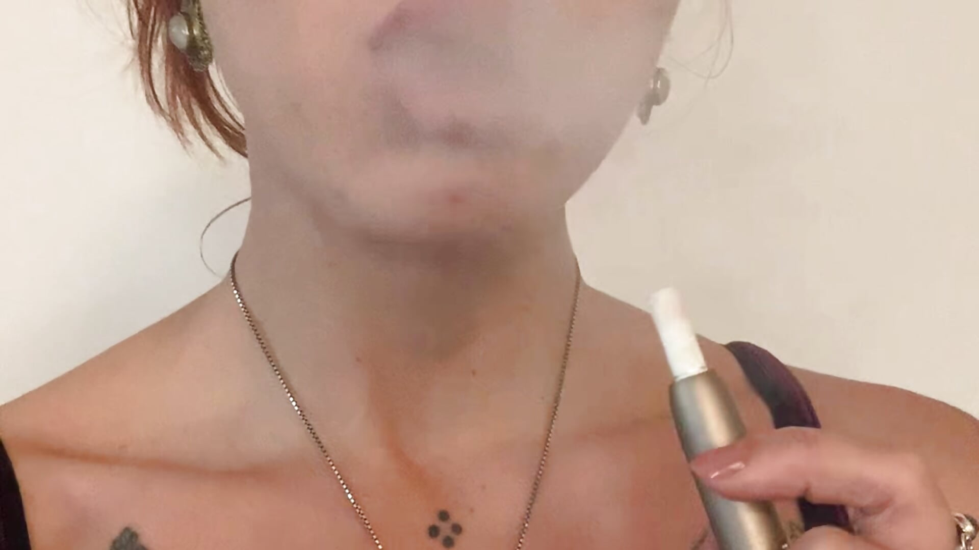Smoke with me - video by LiaLuxuria cam model