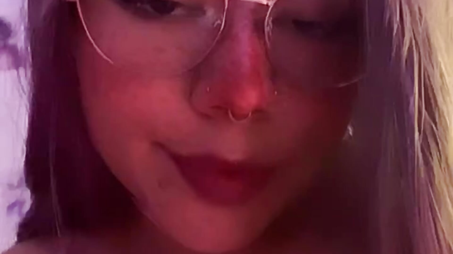 Pretty pinky - video by StephaniFox cam model