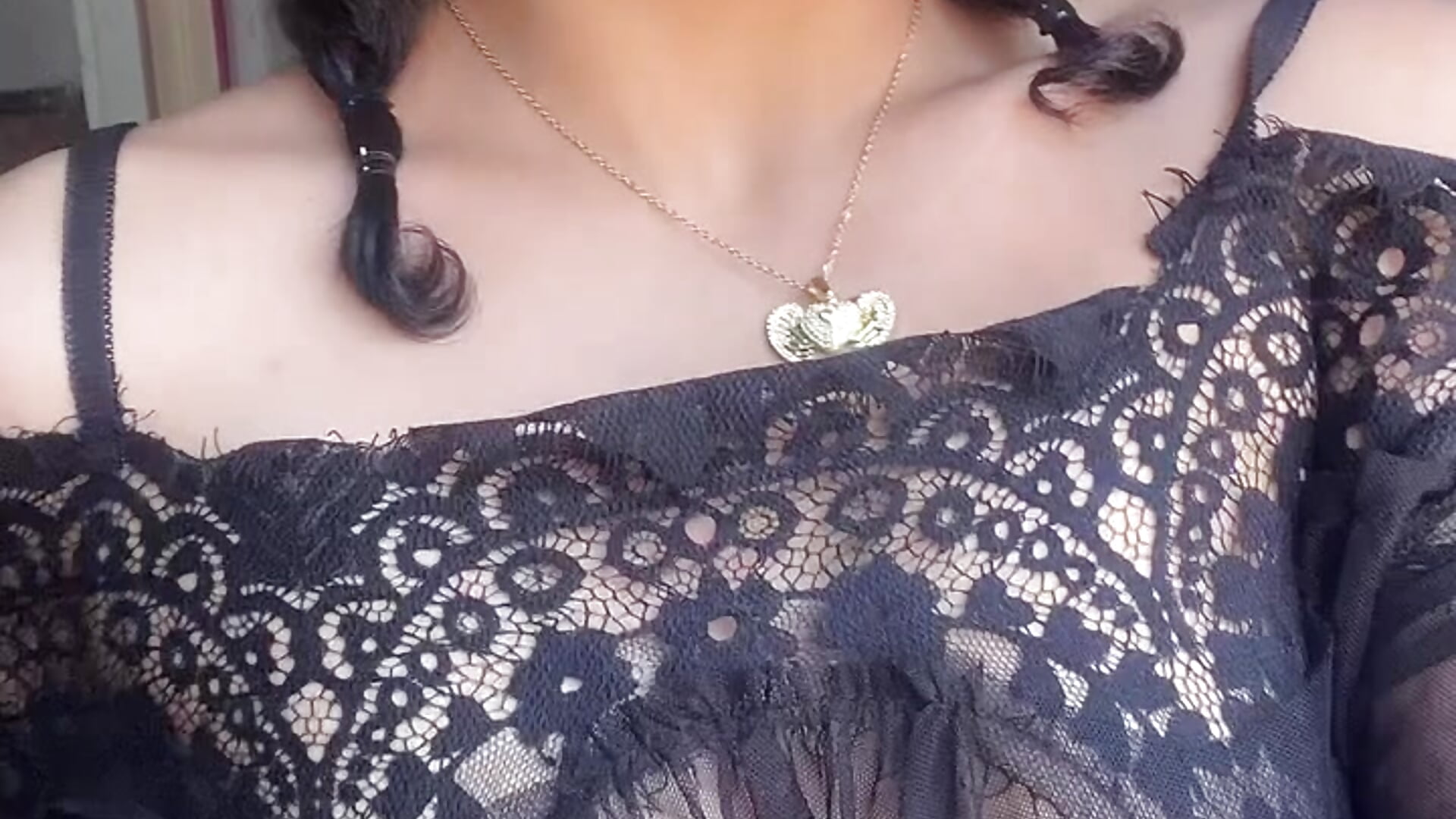 Besitos rojos - video by hannaxnatx cam model