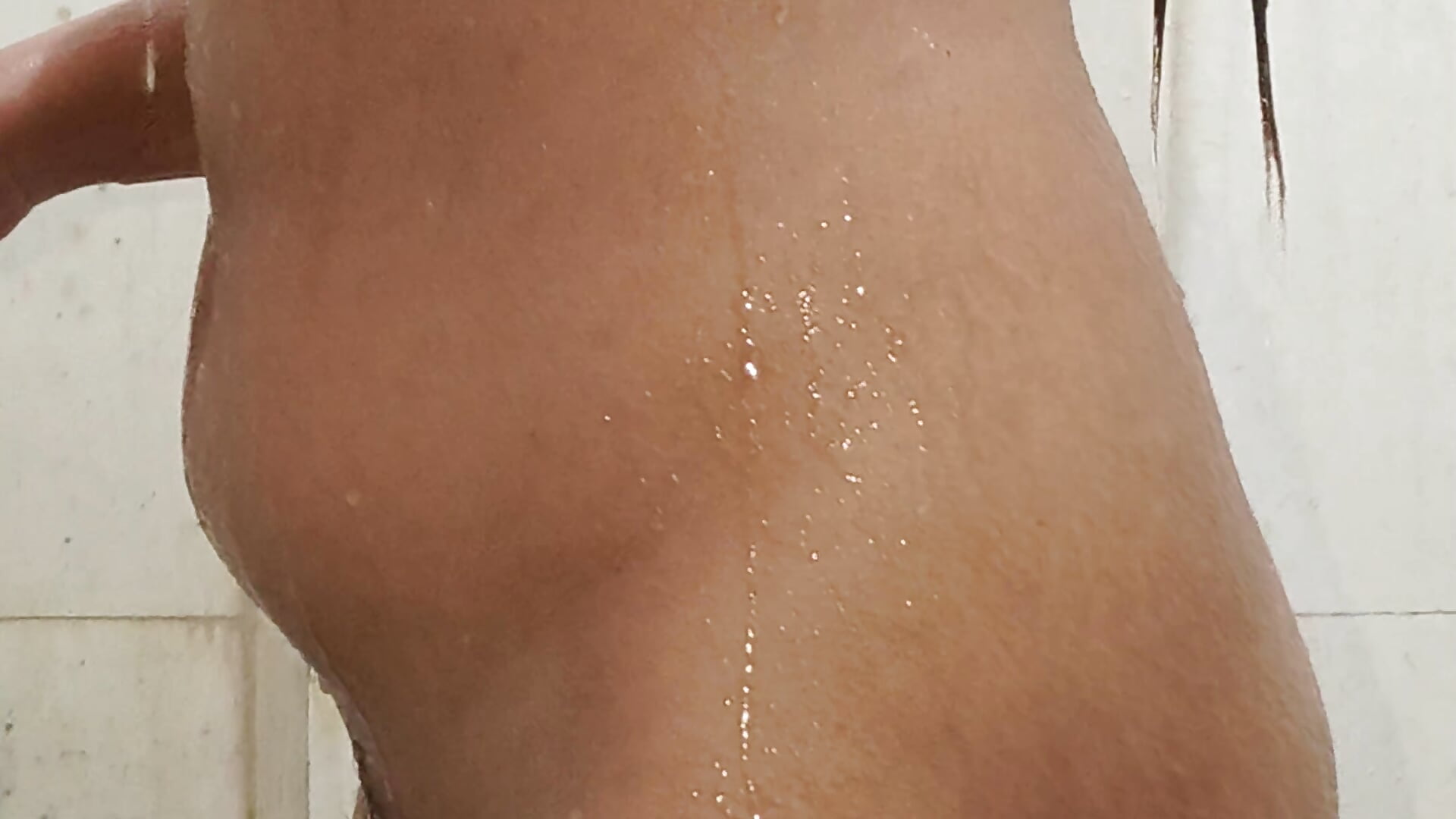 Bathing 🚿 - video by Naughty_nikkii cam model