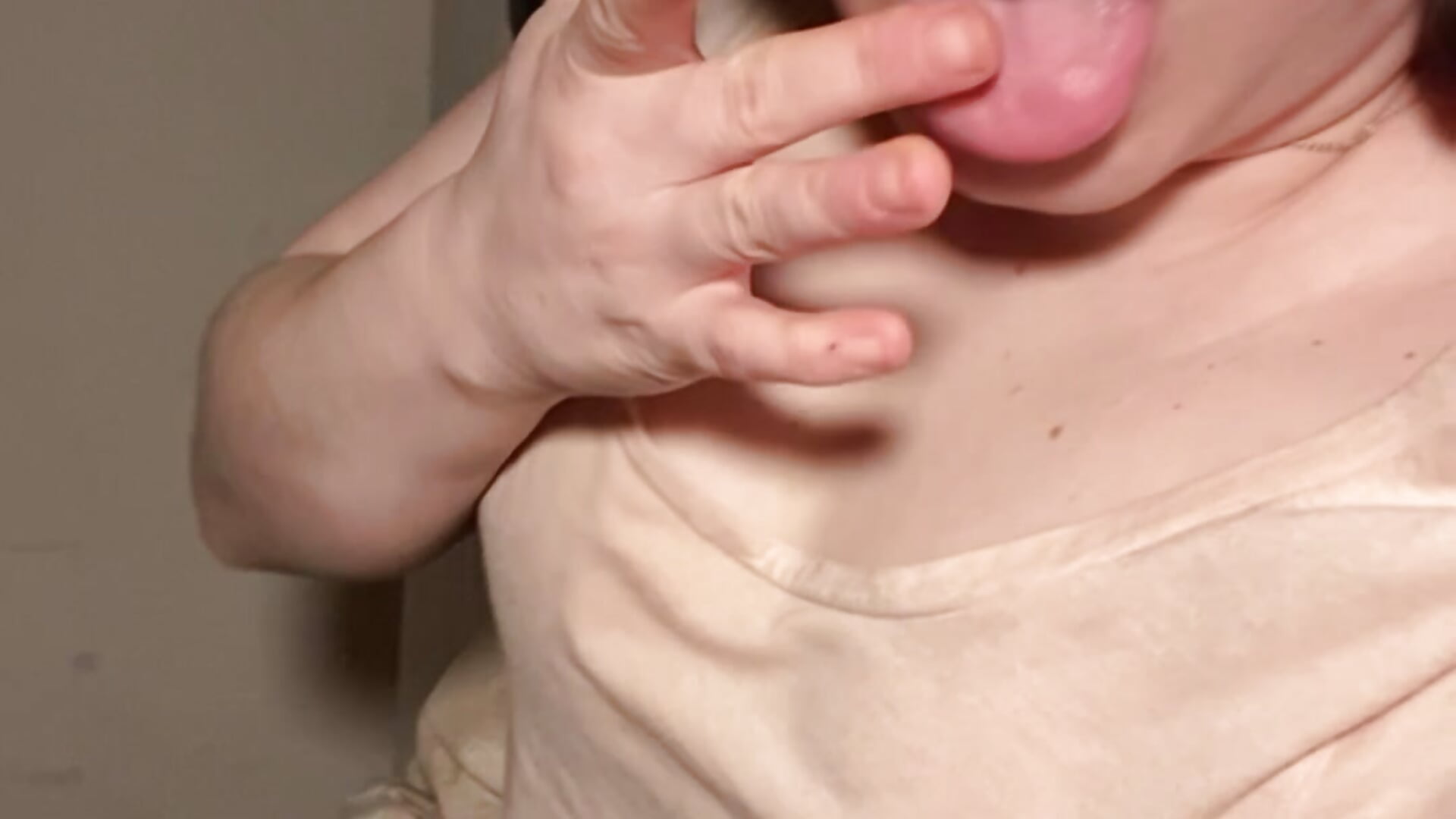 So turned on i might go live - video di Leontina94 modella di cam