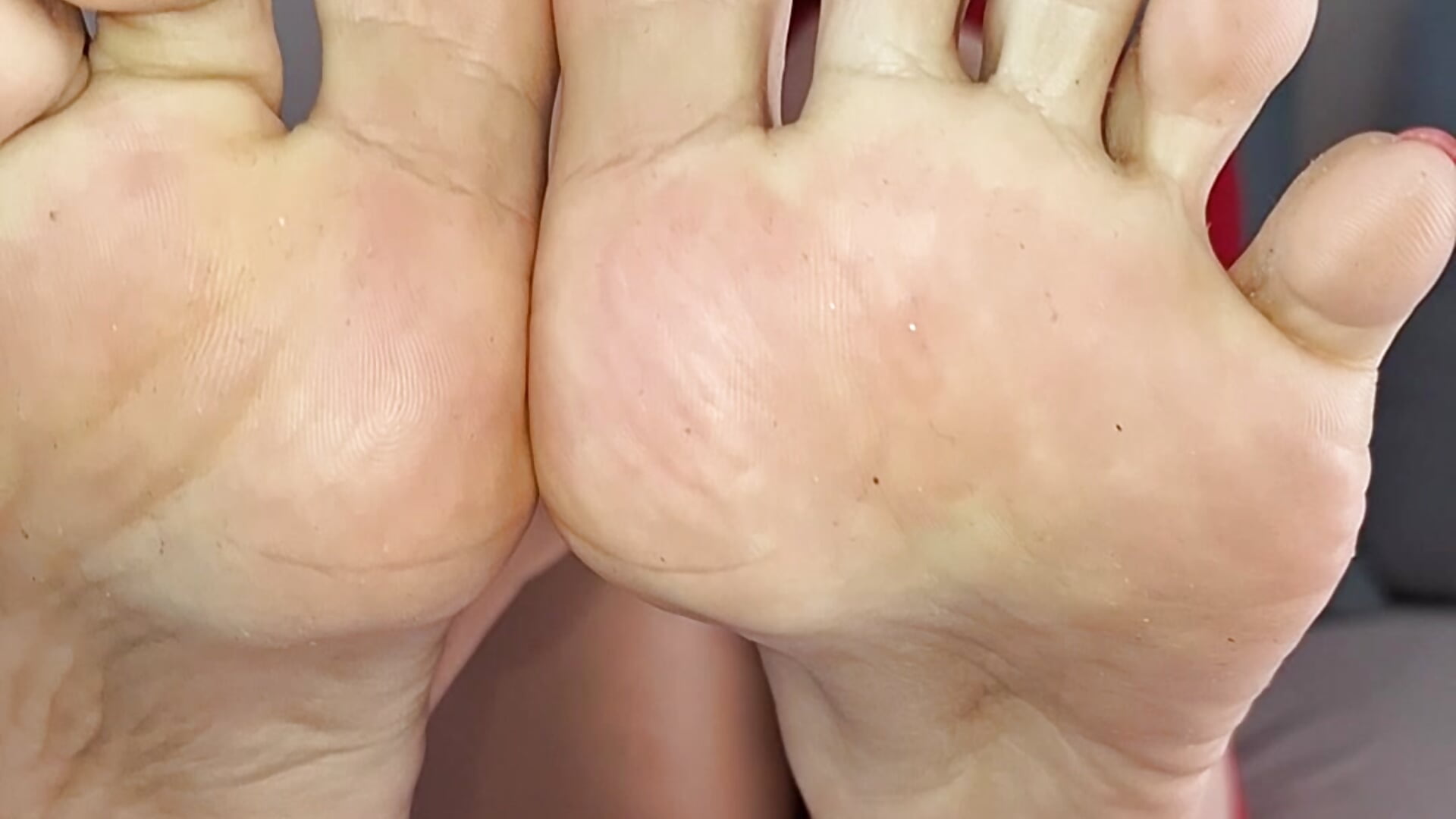 beautiful and sexy barefoot feet