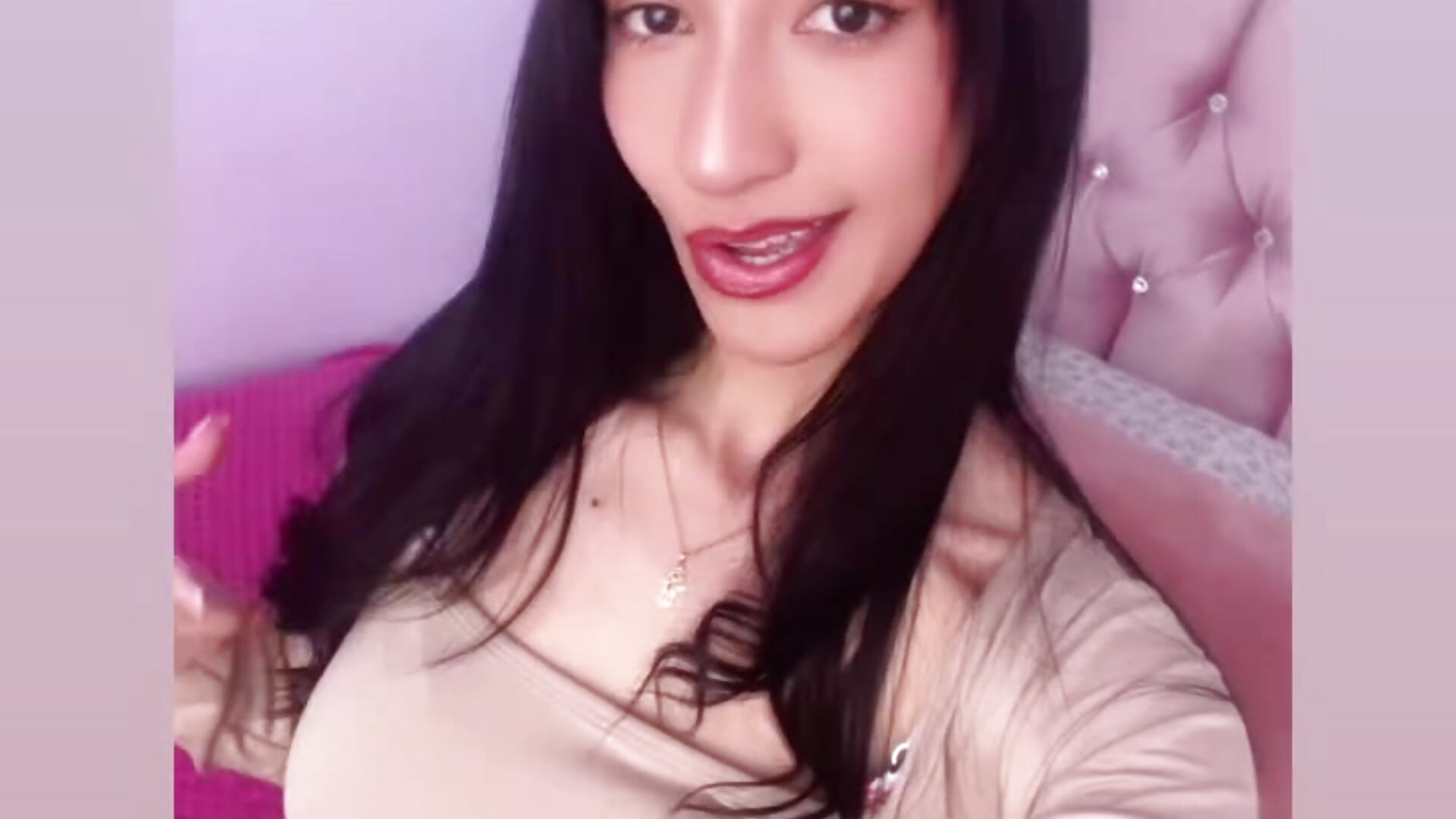 ❤️❤️🇨🇴😘 - video by peiton_steele7 cam model