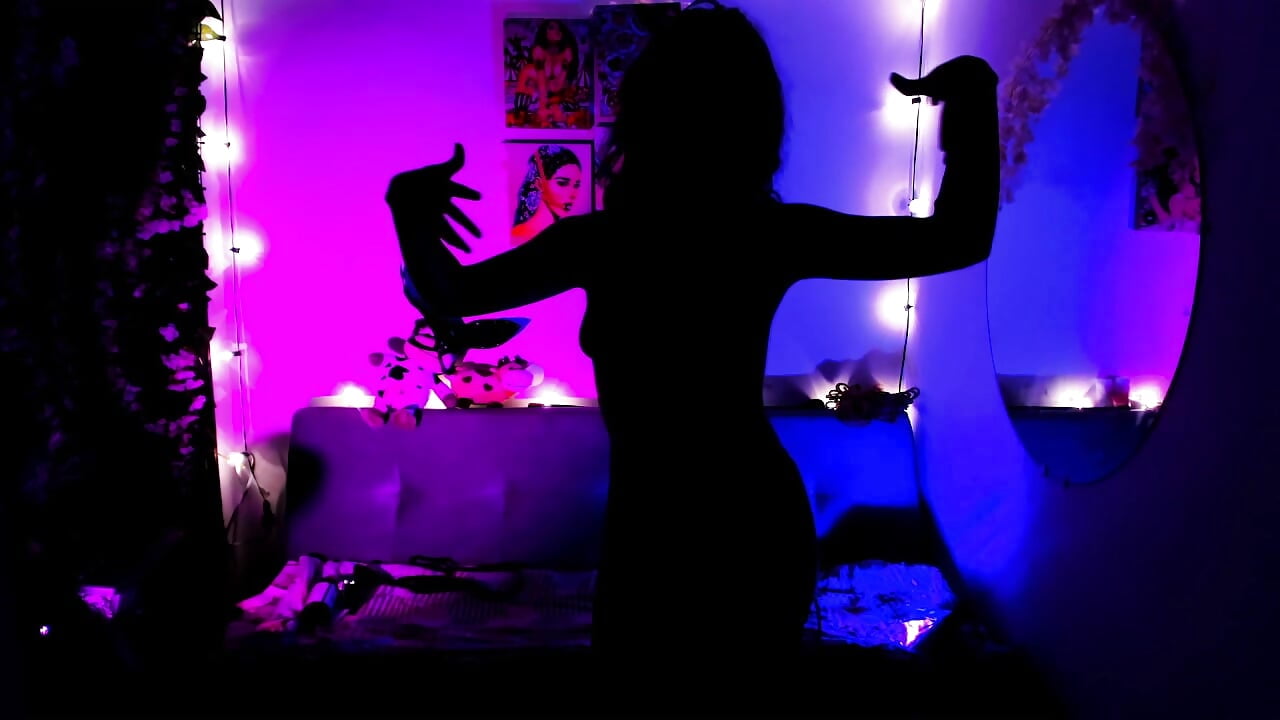 Found me on the deep of darkness - clip cu Dann_dan model videochat