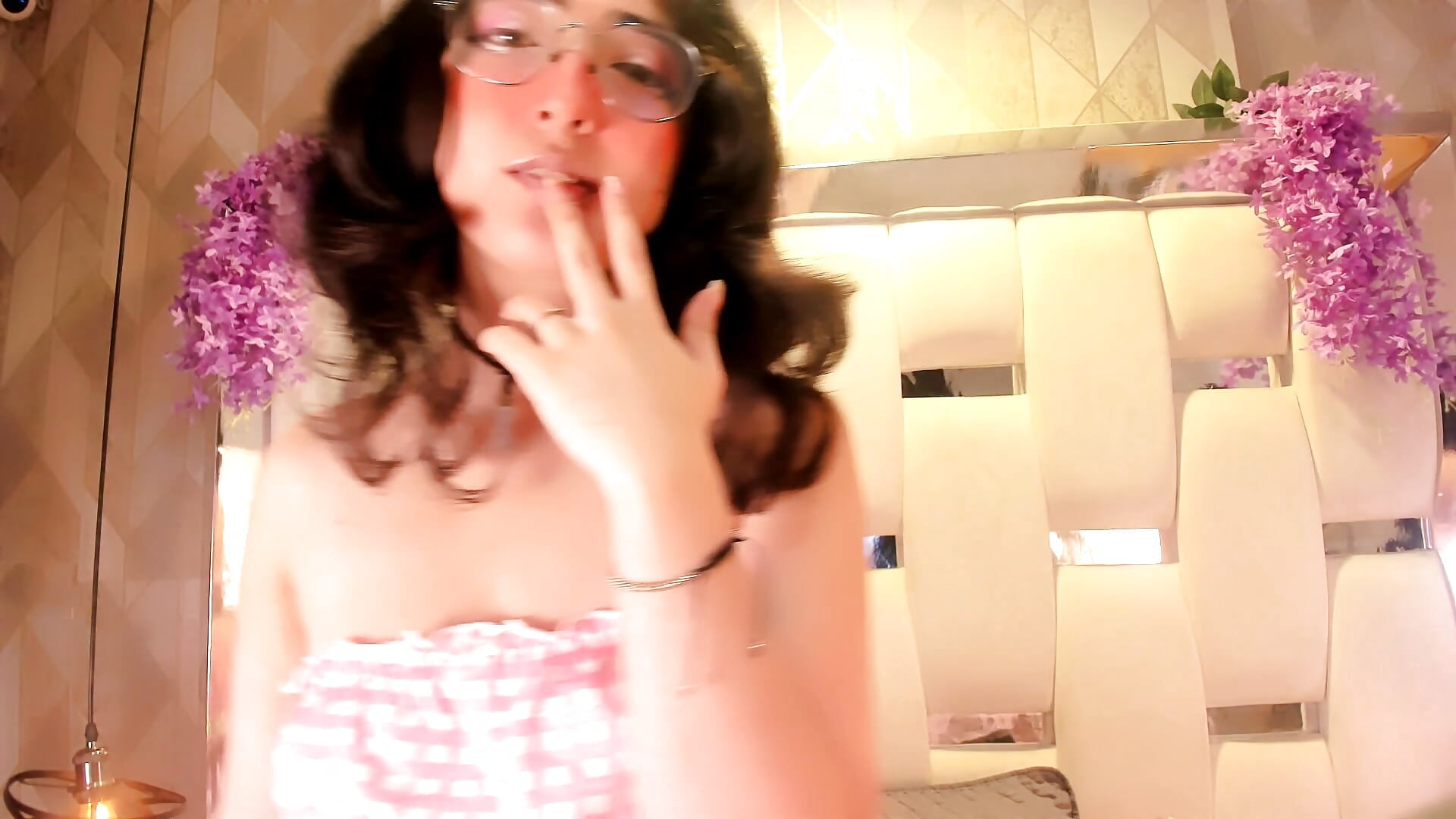 Suck me slowly 👅 — filmik SaraMartini1, modela(-lki) na kamerkach