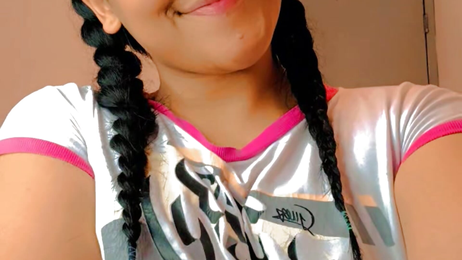 MeetMe - Vídeo de EmmaHole_, modelo de vídeos