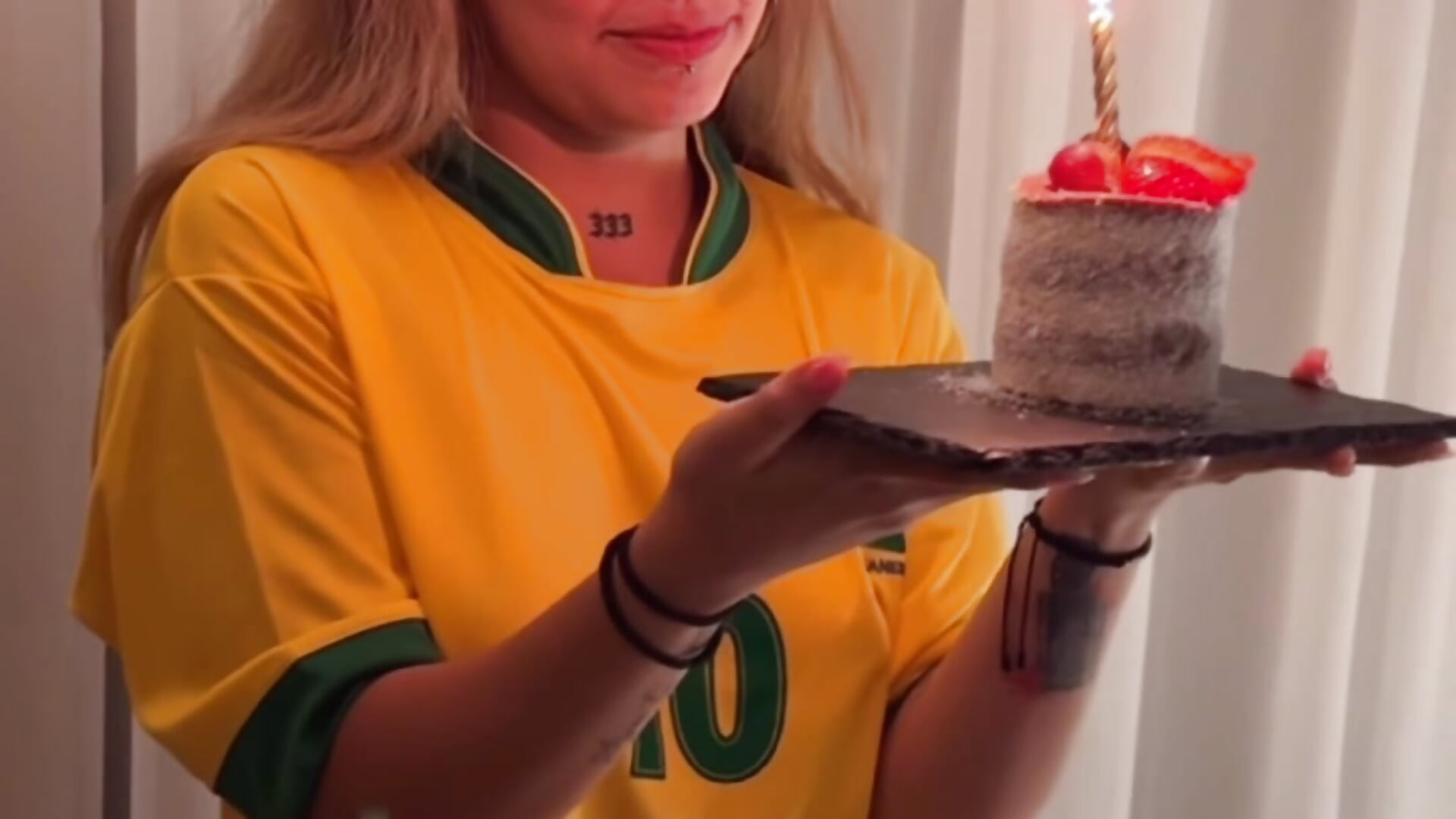 Tuve un cumpleaños INOLVIDABLE 😭❤️‍🩹 - video by JoselinFlower_ cam model