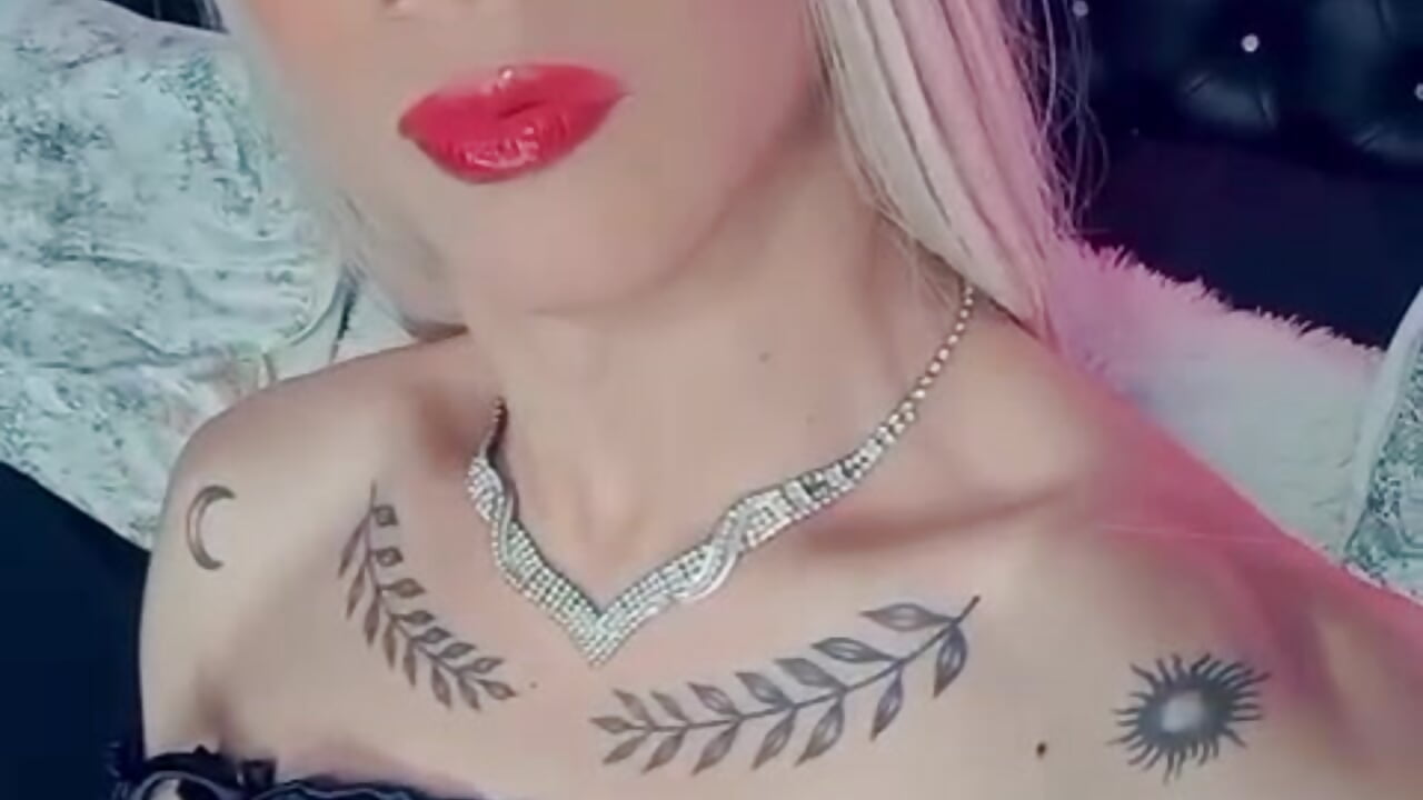 PEAKS IN THE MOUTH - video by Scarlett_Steelee cam model