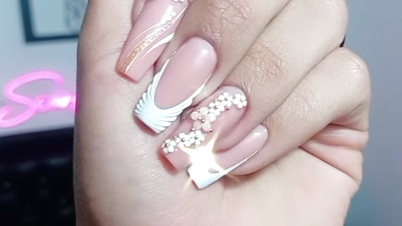 I LOVE MY DELICATE NAILS - video by Scarlett_Steelee cam model