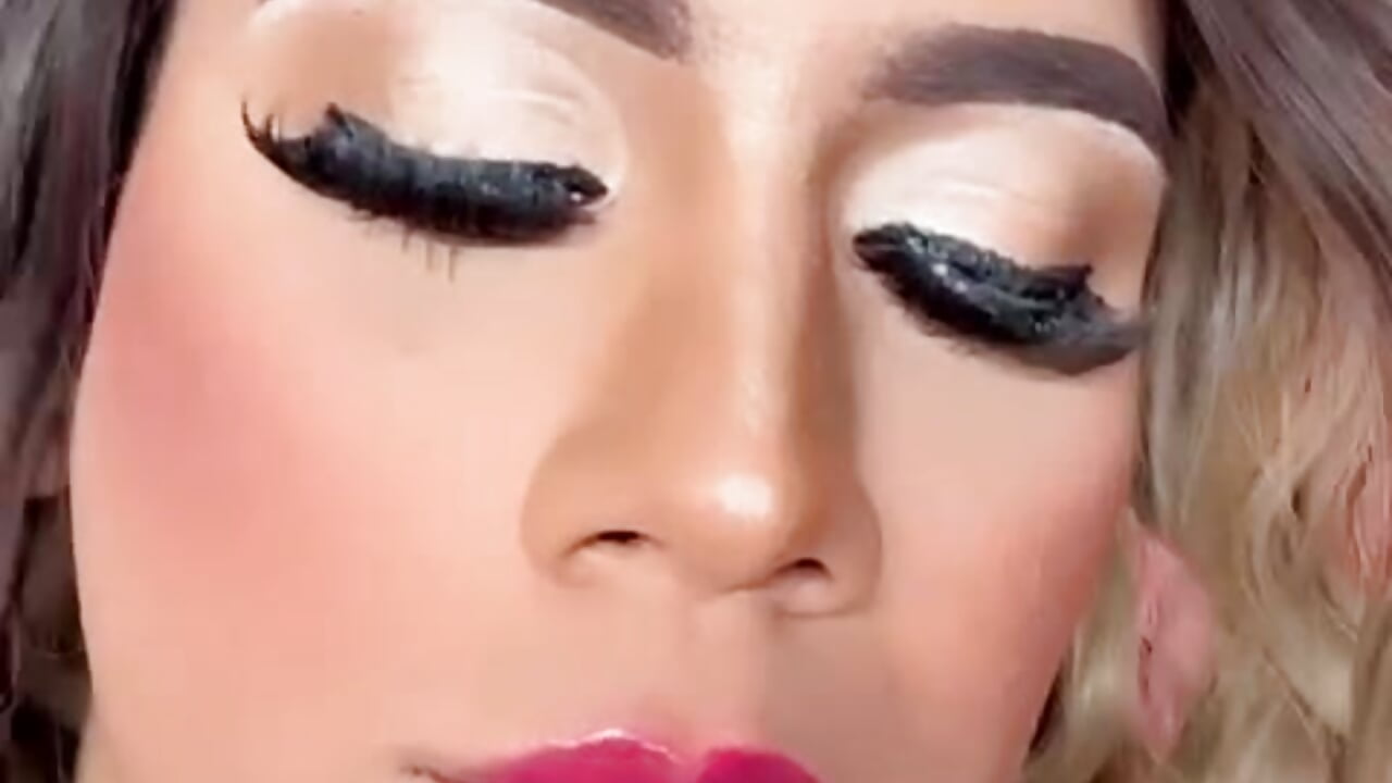 KISSES FOR YOU - video by Scarlett_Steelee cam model