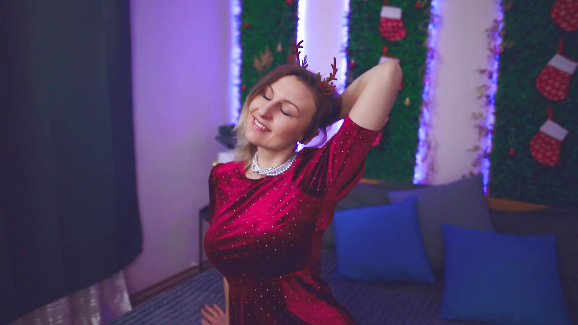 Merry Christmas, everyone! - video by Emily_Juicy_ cam model