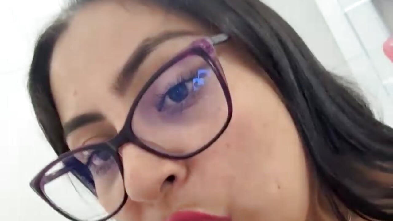 mamando polla - video by Angie_e cam model