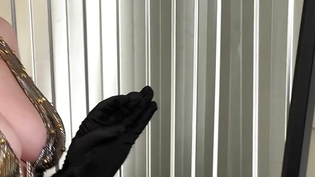 dale - video by LucyBelli cam model