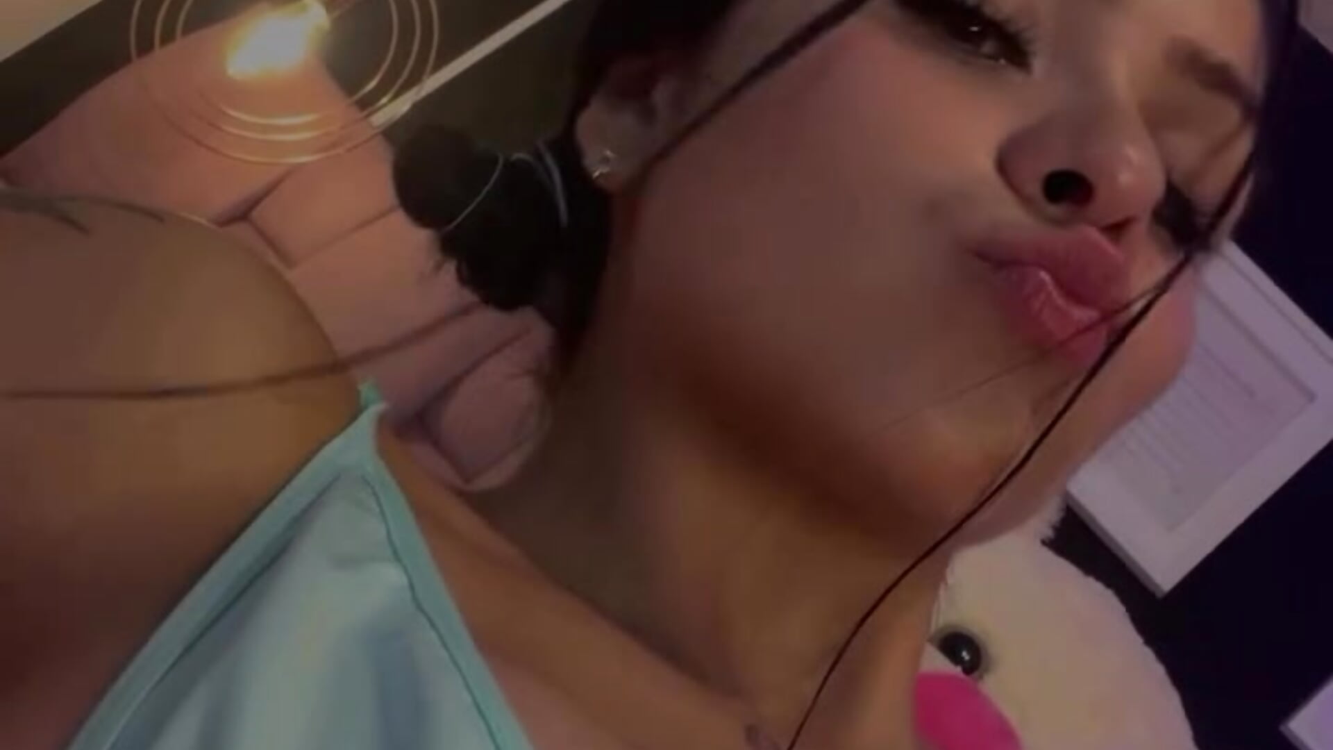 Sofi - video by SophiaKarson cam model