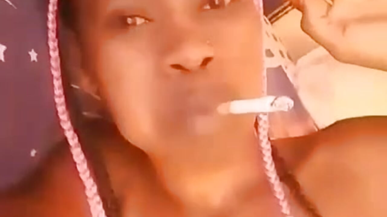 Smoking My Cigarette - Nasty_sonnie adlı kamera modelinin videosu