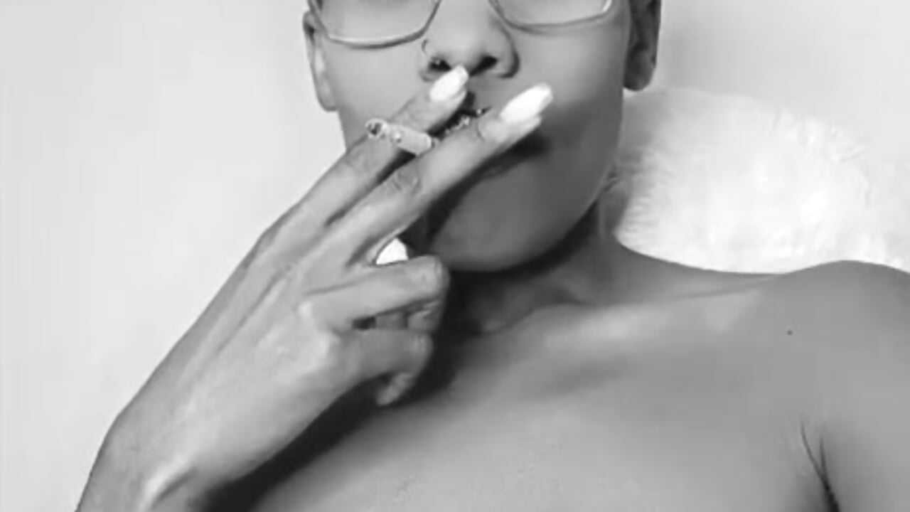 I ❤️ Smoking! - video by Nasty_sonnie cam model