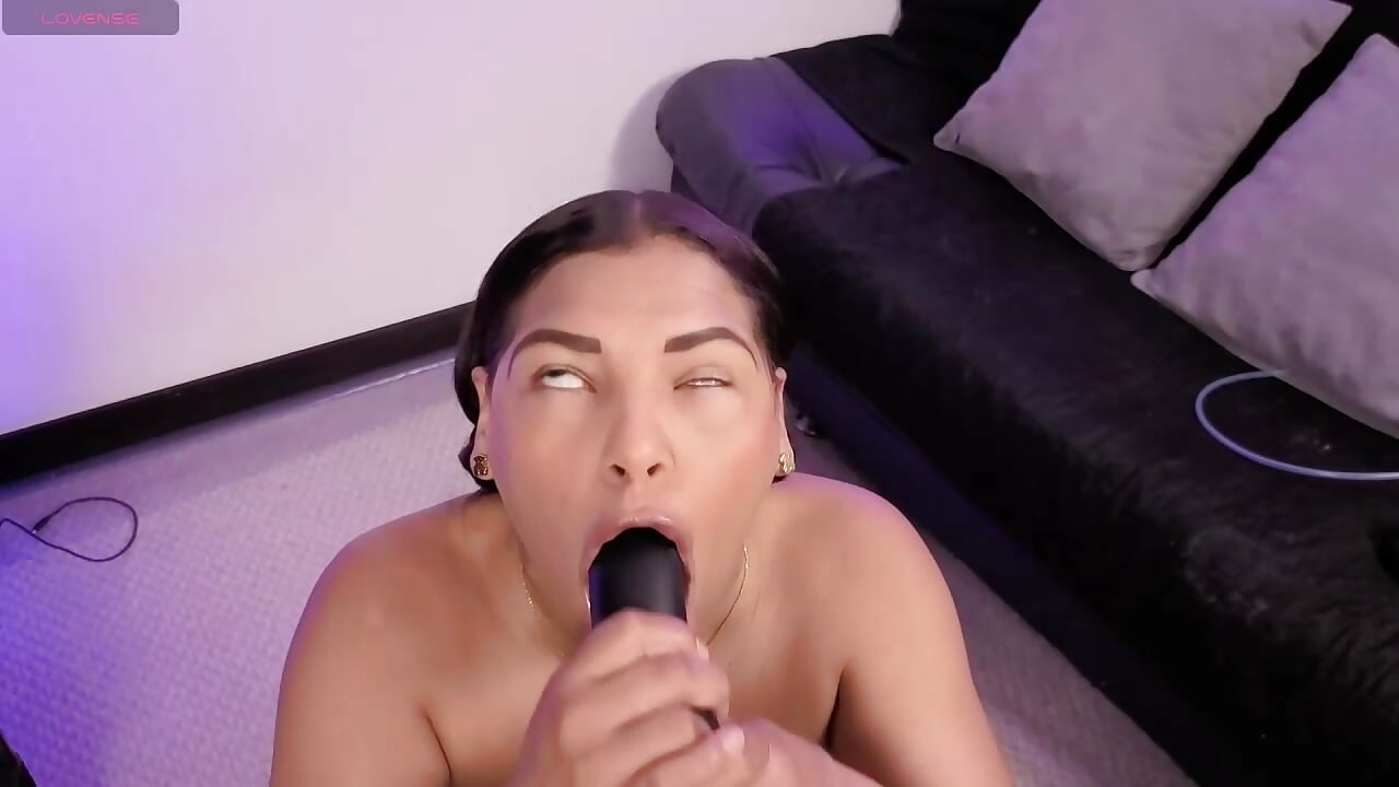 bukkake semen play on face 💦－カメラキャストのAnabel693の動画