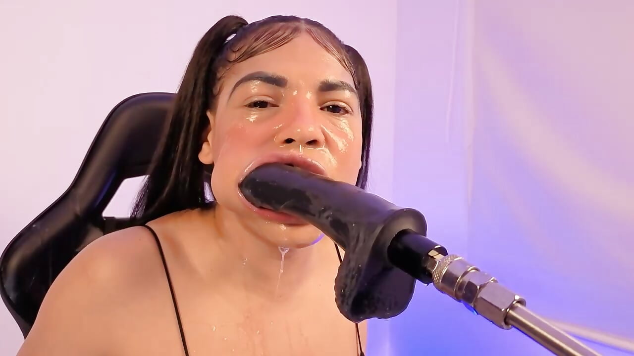 pvt suck balls and anal fuck toy bbc－カメラキャストのAnabel693の動画