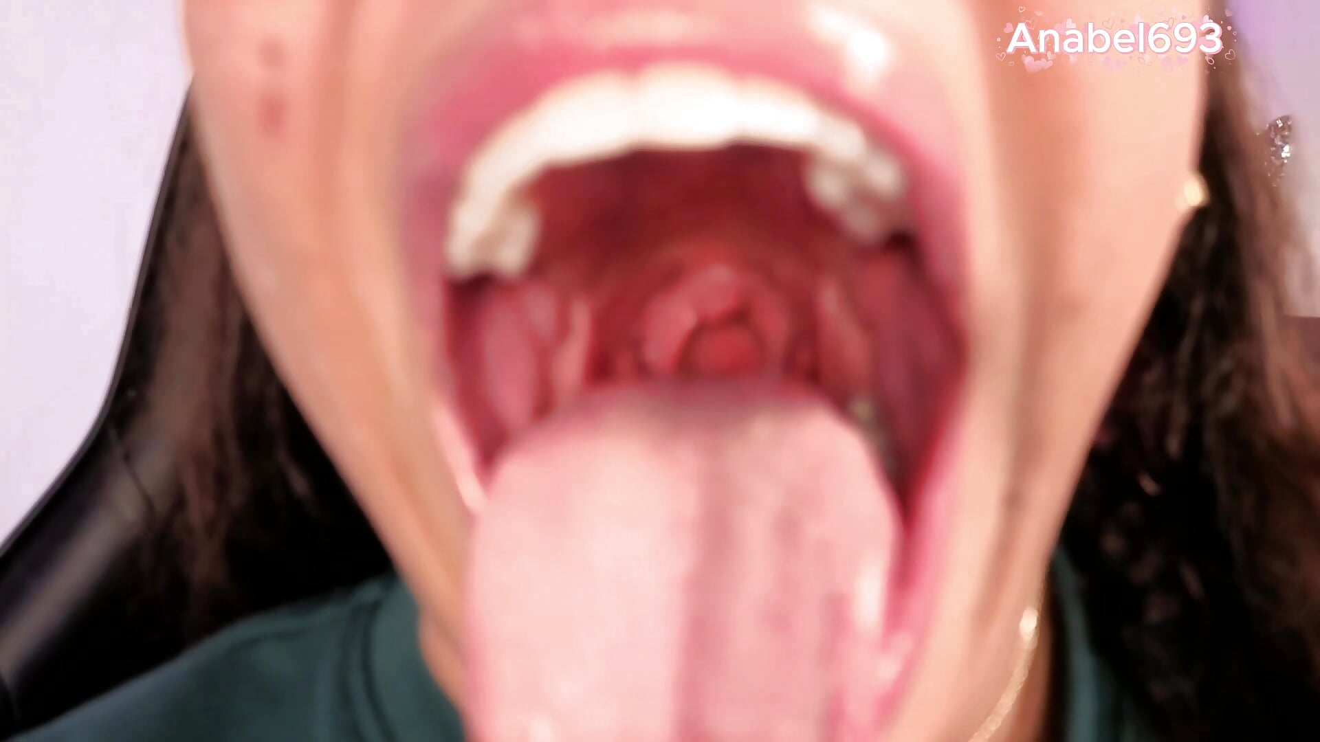 uvulka #1 - vidéo du modèle de showcams Anabel693