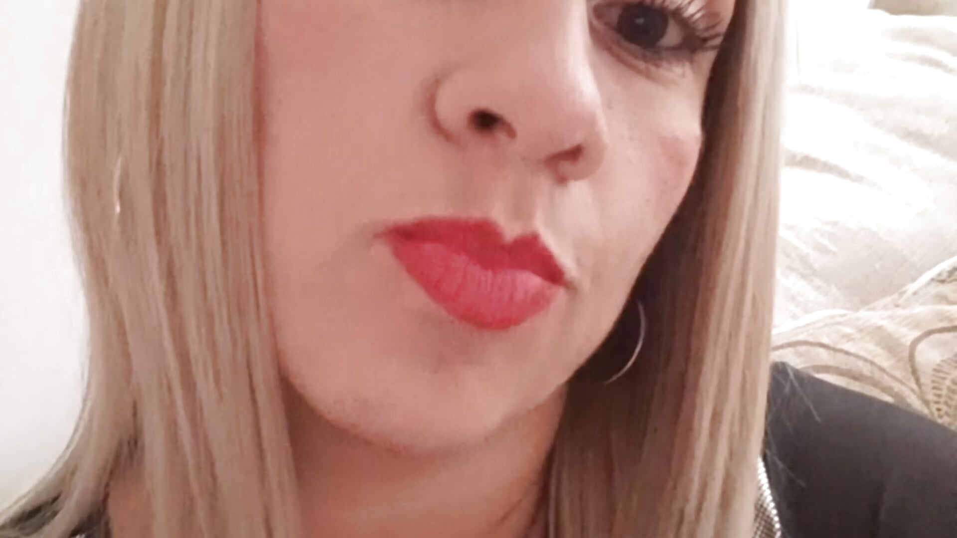 1000075541 - video by Dana_idagiraldo37 cam model