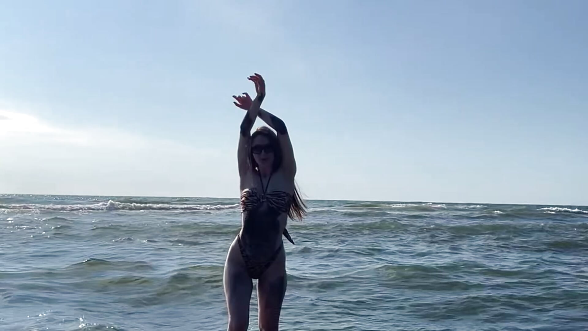 Beach 🏝️ – video od webkamerové modelky CharlotteWells
