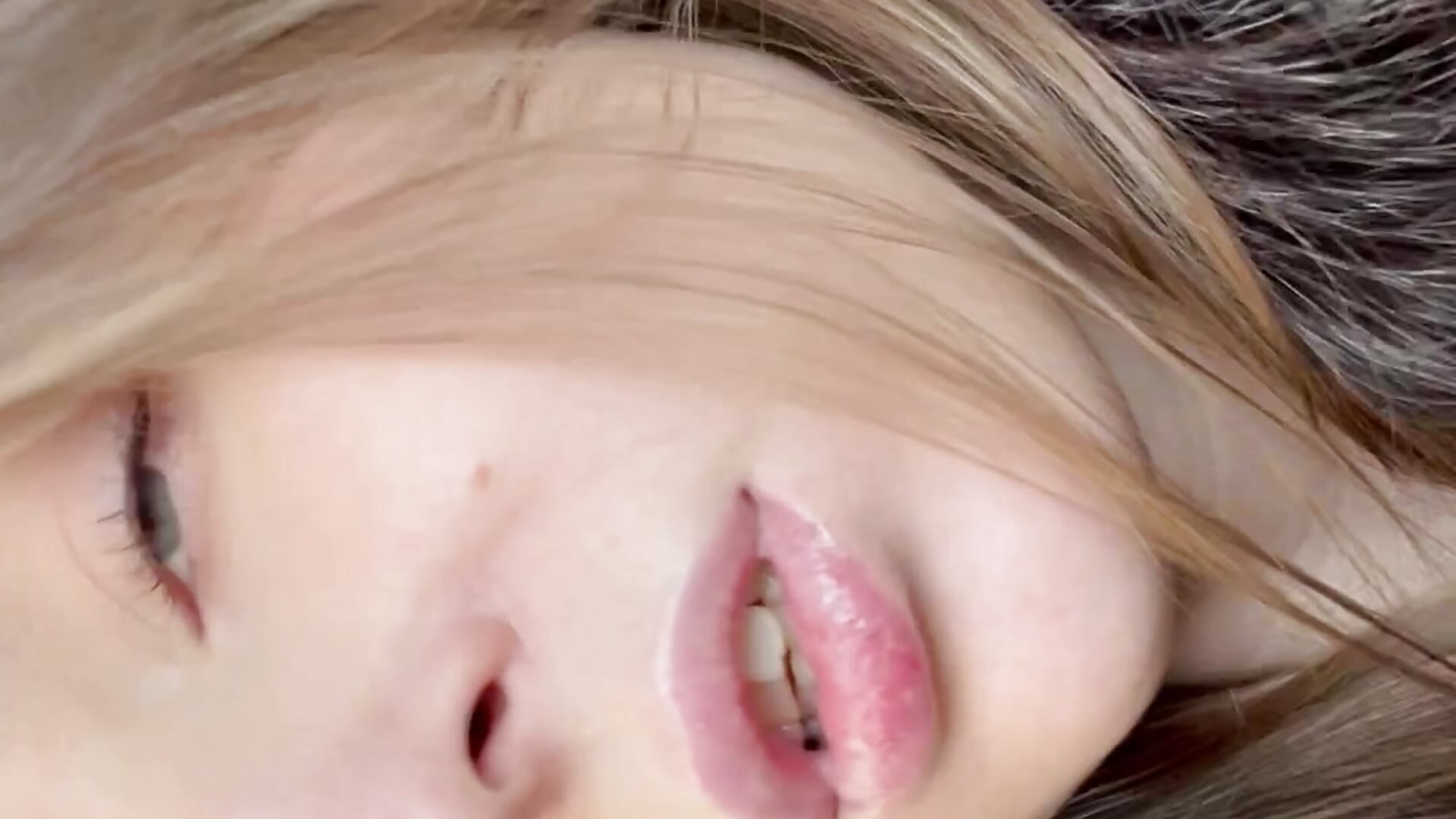 Sunny day and mood ☀️ - video by CharlotteWells cam model