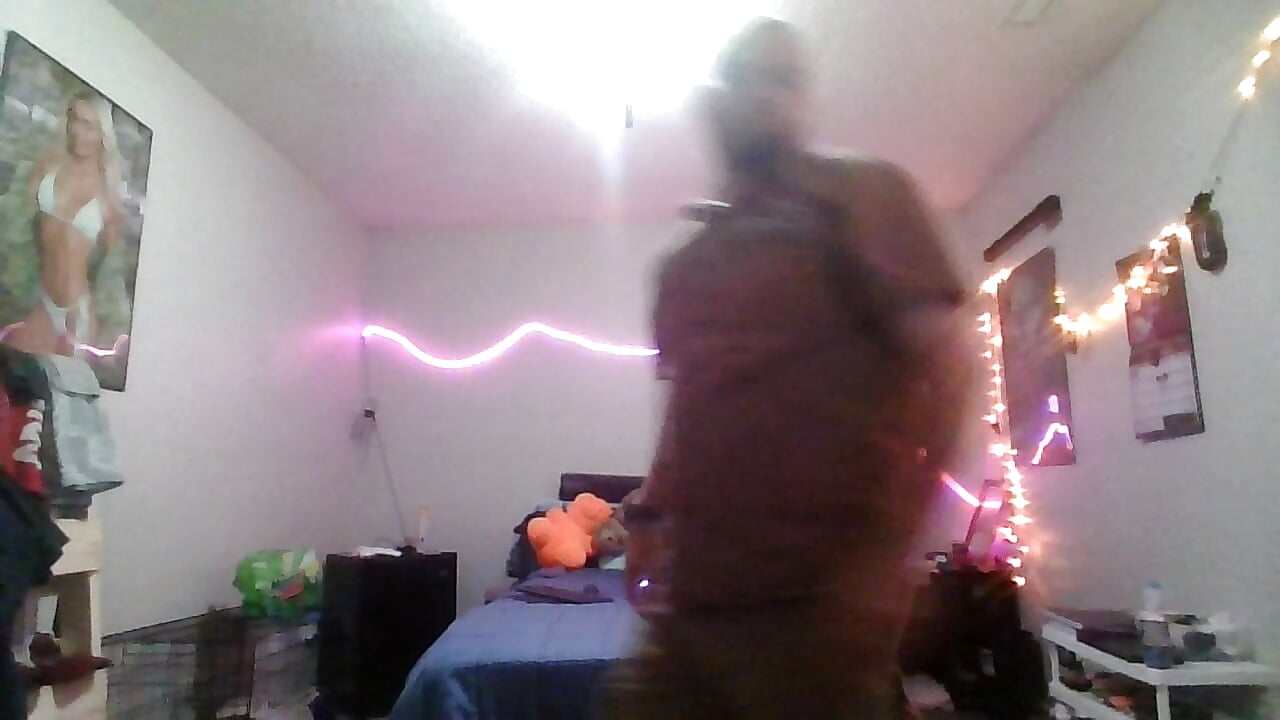 WIN_20250926_17_15_22_Pro - video by ChrisConnell1990 cam model