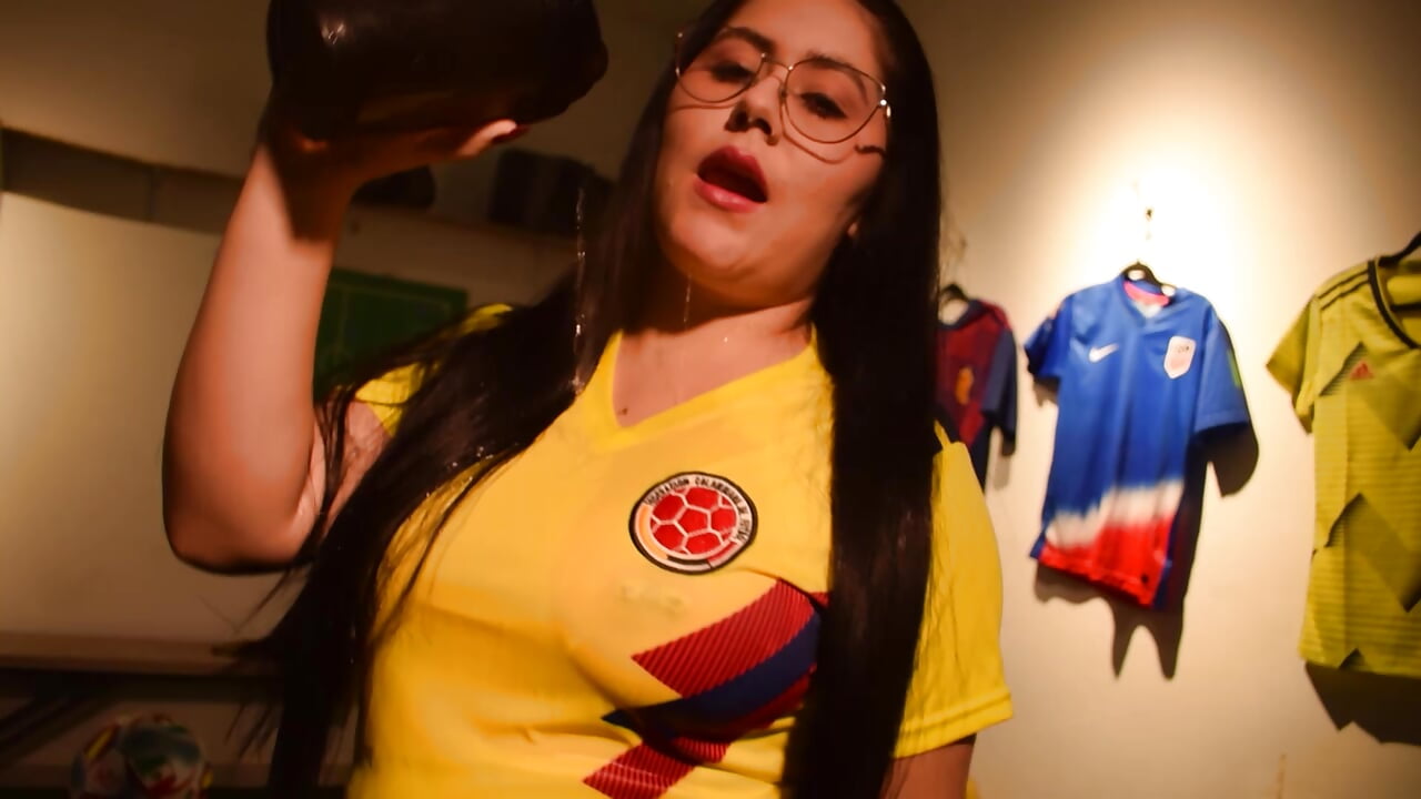 Ready for this footbal soccer season ? - วิดีโอโดย DanielaHang โมเดลแคม