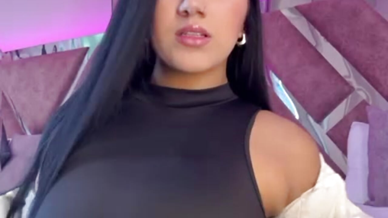 I want to be your first smile of the day 💗 - video by PaulinaDuarte cam model