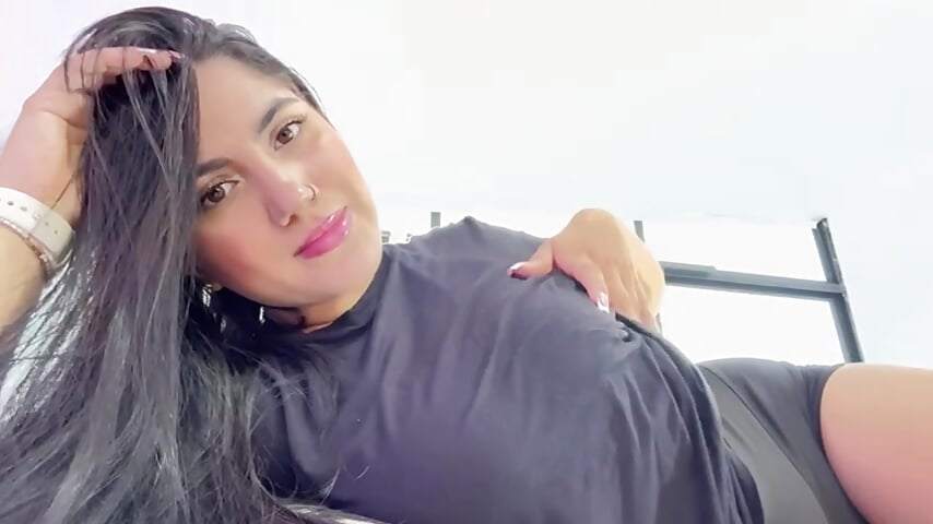 Today I don't want to be the sexiest on the site, I just want to be that person who fell a smile - video by PaulinaDuarte cam model