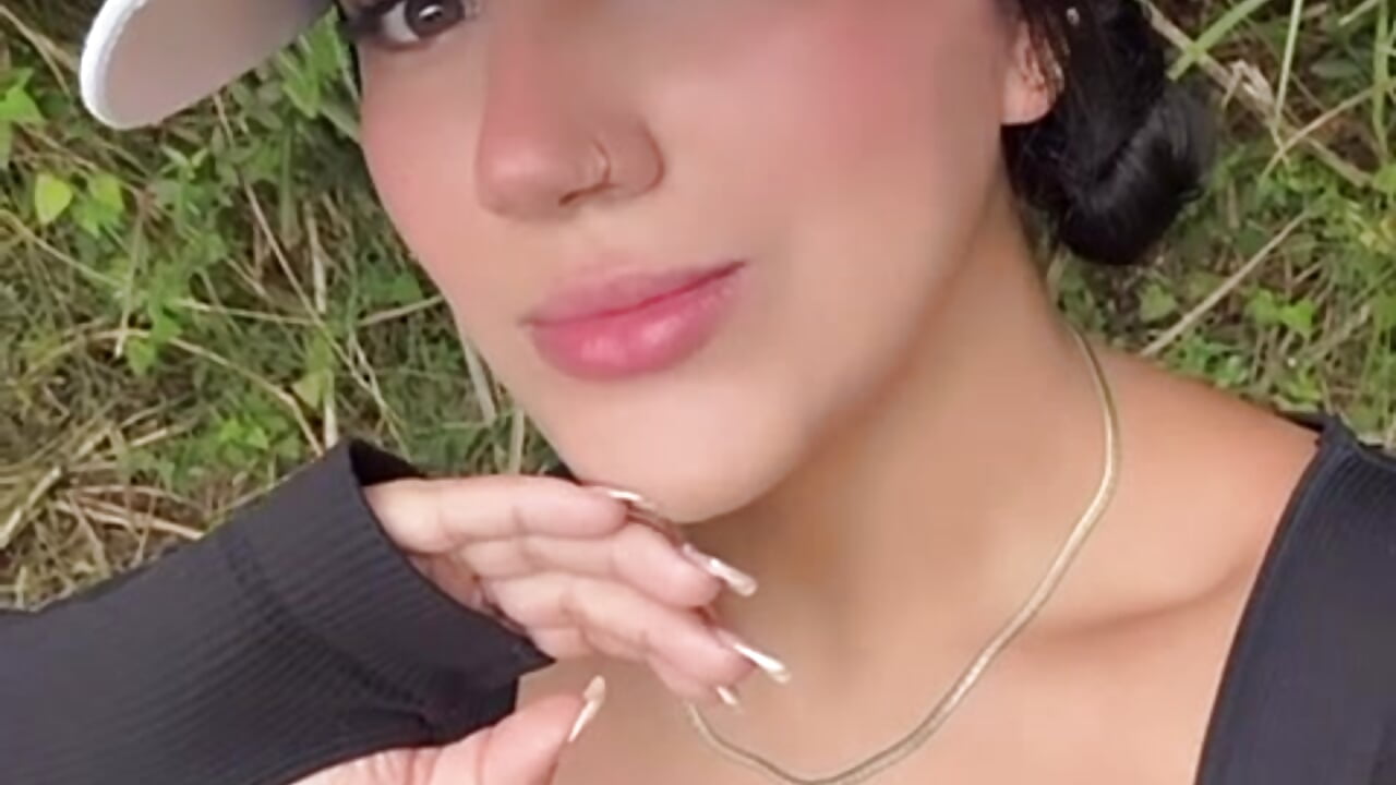 One more step, one more sigh... and all my curves moving just for you... - video by PaulinaDuarte cam model