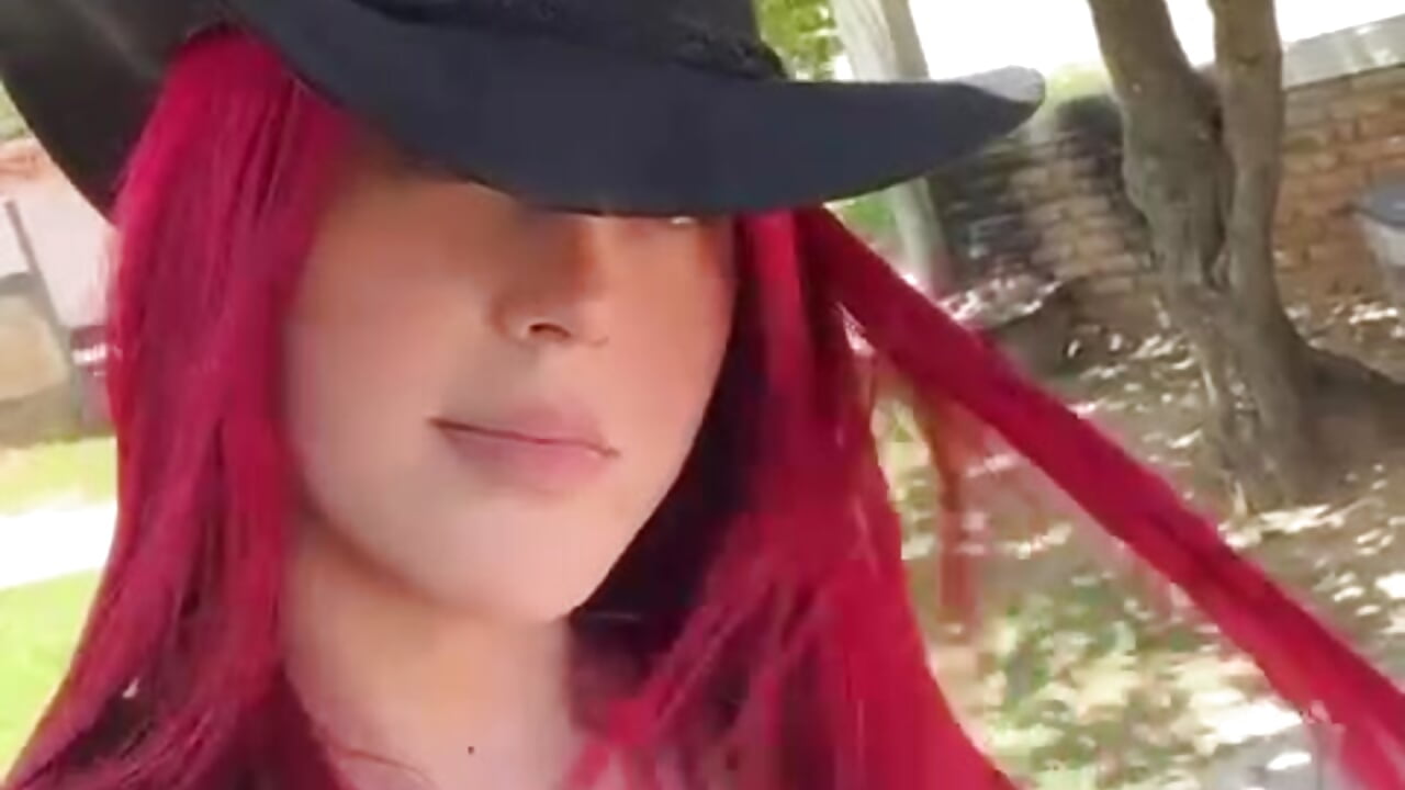 Cowgirl having fun－カメラキャストのSophie_ponceの動画