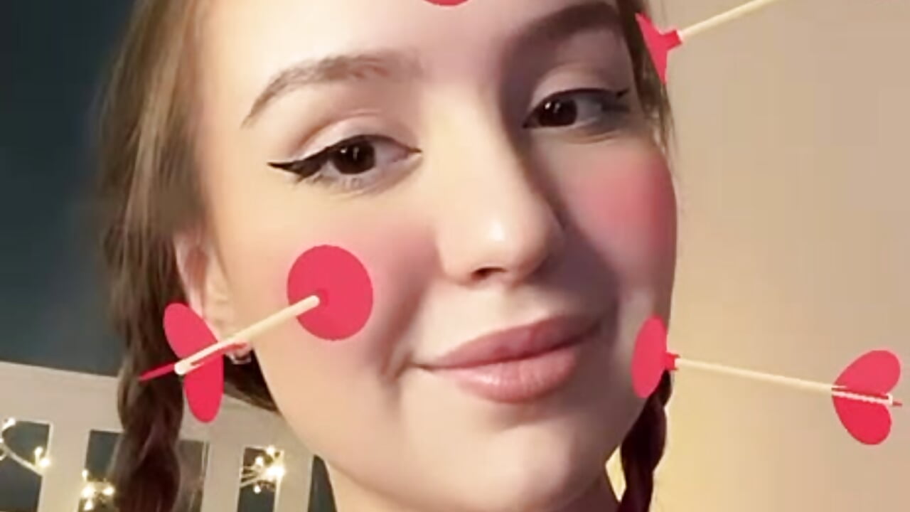 Cute girl <3 - video by LisaSmiths cam model